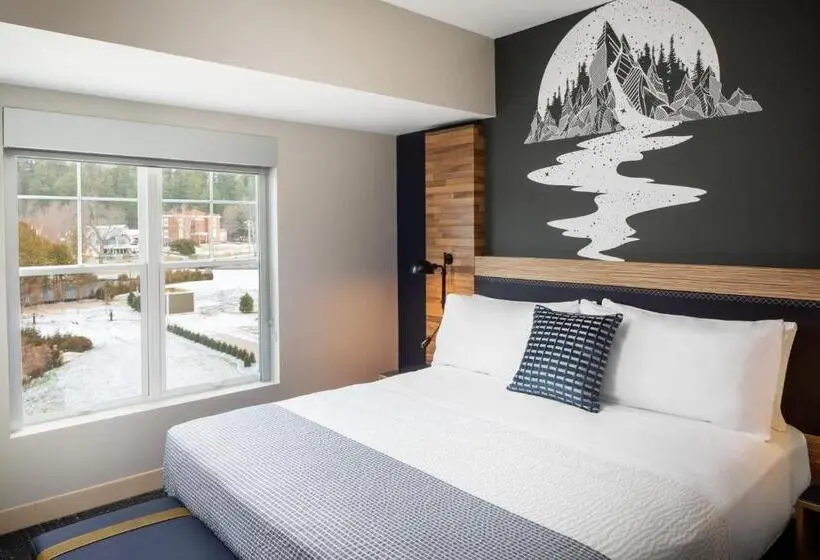 اتاق استاندارد با چشم‌انداز دریاچه, Voco Saranac Lake Ny Waterfront, An Ihg