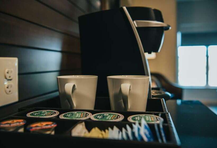 جناح مطل على البحيرة, Voco Saranac Lake Ny Waterfront, An Ihg