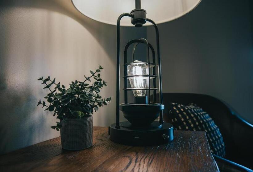 غرفة ديلوكس سرير كينج, Voco Saranac Lake Ny Waterfront, An Ihg