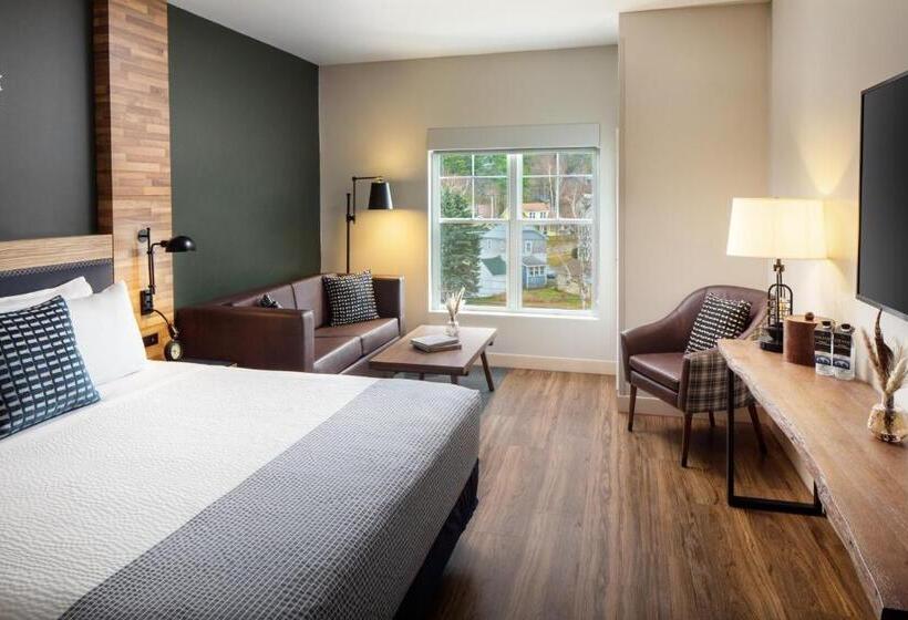 غرفة ديلوكس سرير كينج مطلة على المدينة, Voco Saranac Lake Ny Waterfront, An Ihg