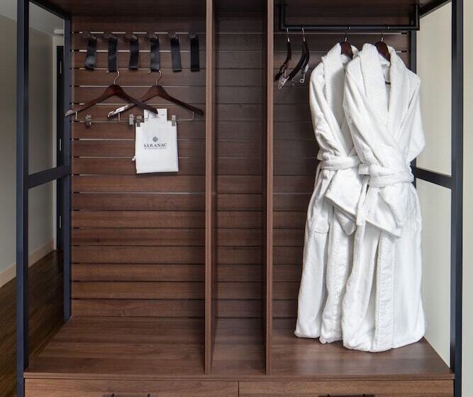 جناح مطل على البحيرة, Voco Saranac Lake Ny Waterfront, An Ihg