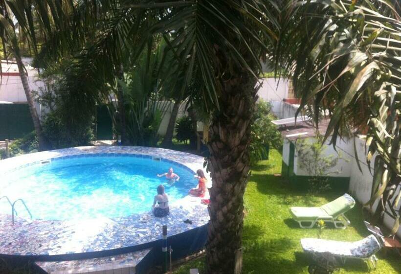 اتاق استاندارد با سرویس بهداشتی مشترک, One World Village Guesthouse