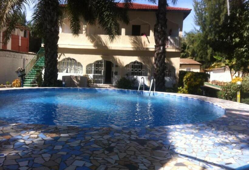 带共用浴室的标准房间, One World Village Guesthouse