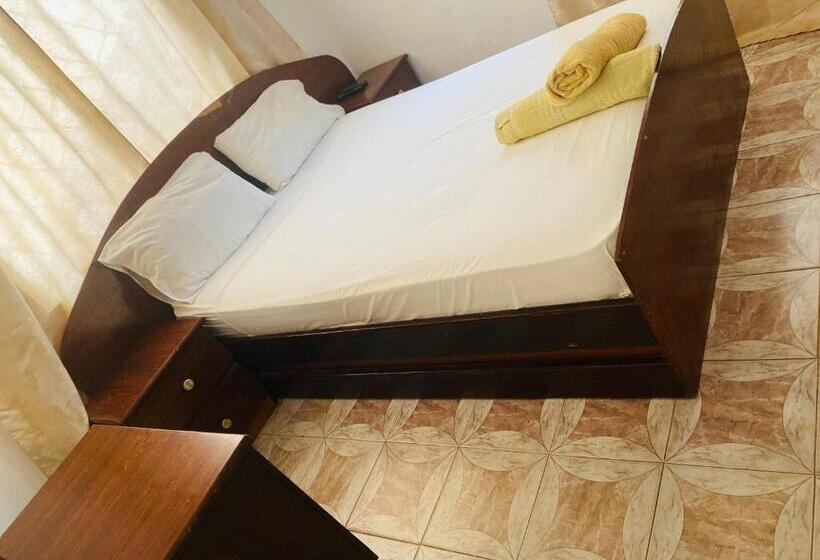 اتاق استاندارد با سرویس بهداشتی مشترک, One World Village Guesthouse