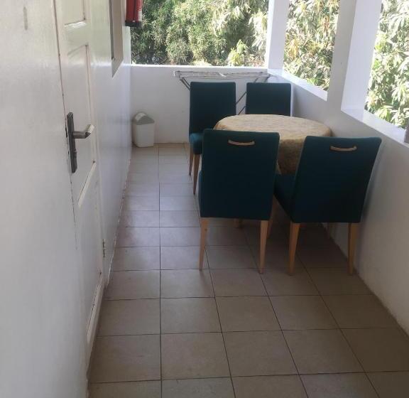 اتاق سوپریور, One World Village Guesthouse