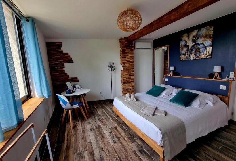 Standardrum King Size Säng, Villa Alyzea