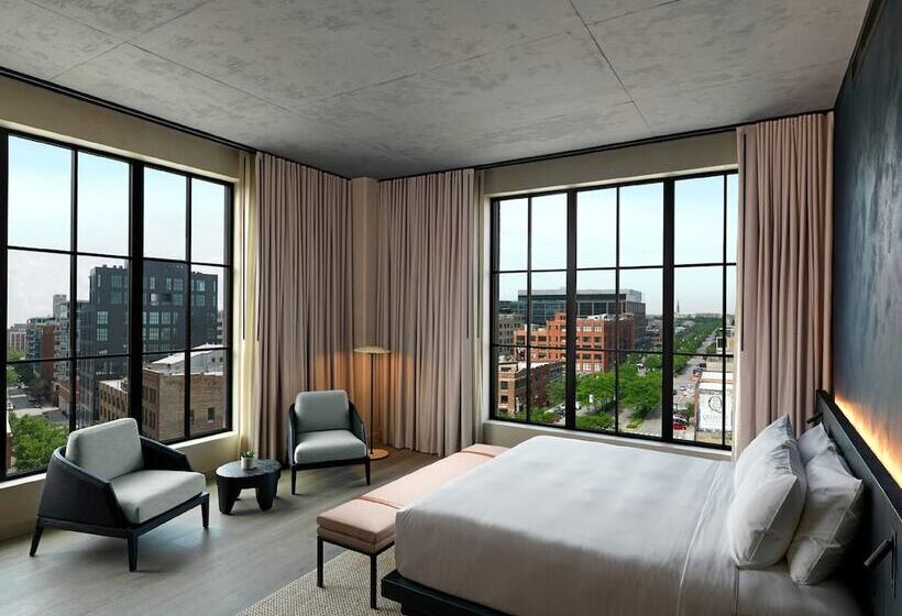 سوییت لوکس, Nobu Hotel Chicago