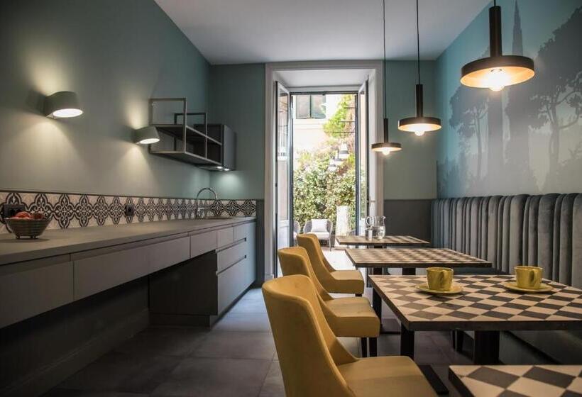 اتاق لوکس با چشم‌انداز, Domus Alberico