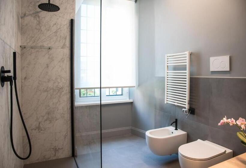 اتاق لوکس با چشم‌انداز, Domus Alberico