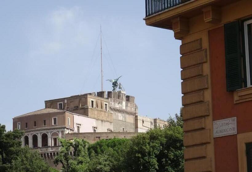 آپارتمان 1 خوابه با تراس, Domus Alberico