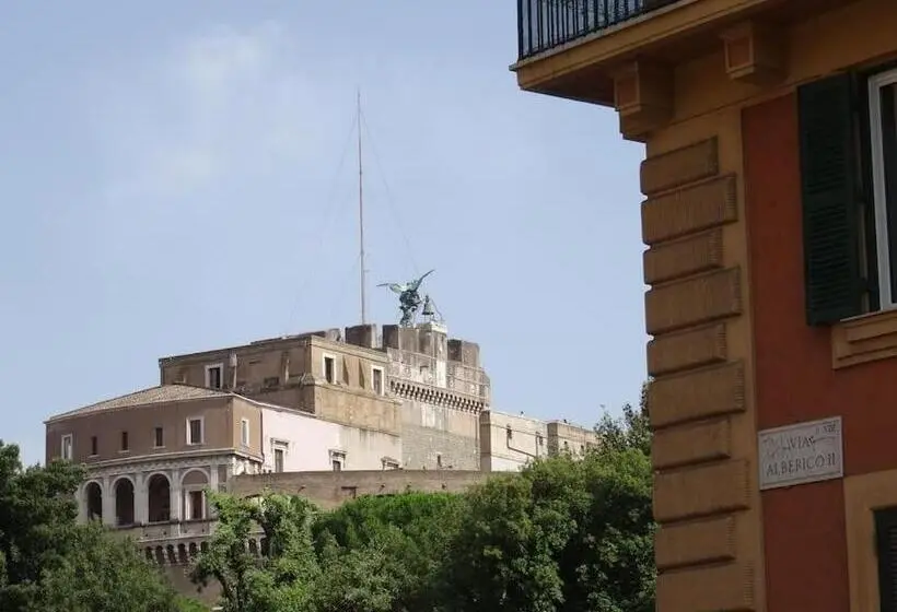 آپارتمان 1 خوابه با تراس, Domus Alberico