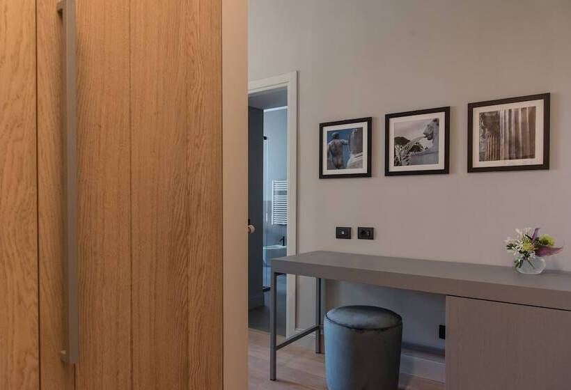 اتاق لوکس با چشم‌انداز, Domus Alberico