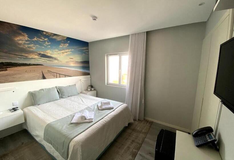 اتاق لوکس با چشم‌انداز دریا, Golden Beach Guest House & Rooftop Bar