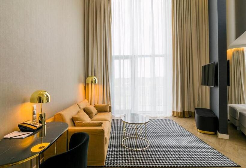 سوییت جونیور با بالکن, Radisson Blu Hotel Sopot