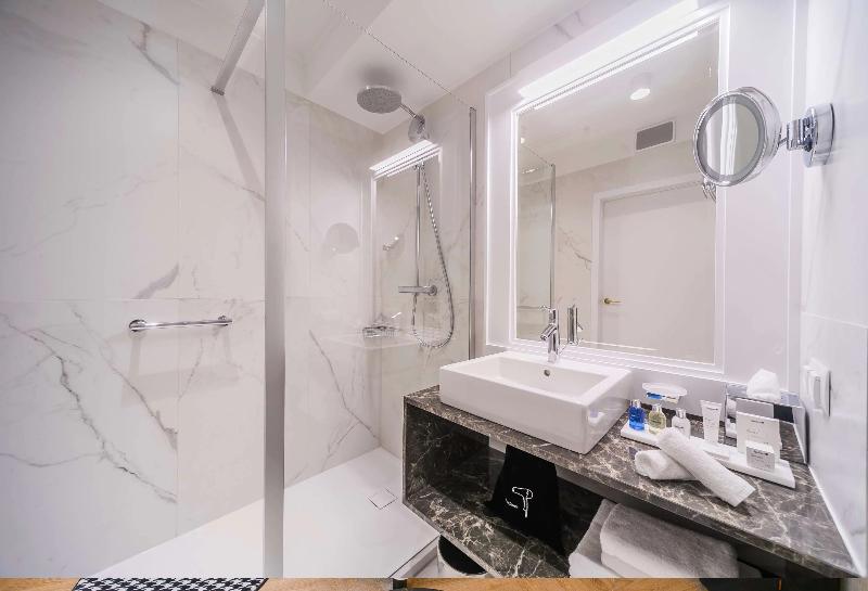 سوییت جونیور با بالکن, Radisson Blu Hotel Sopot