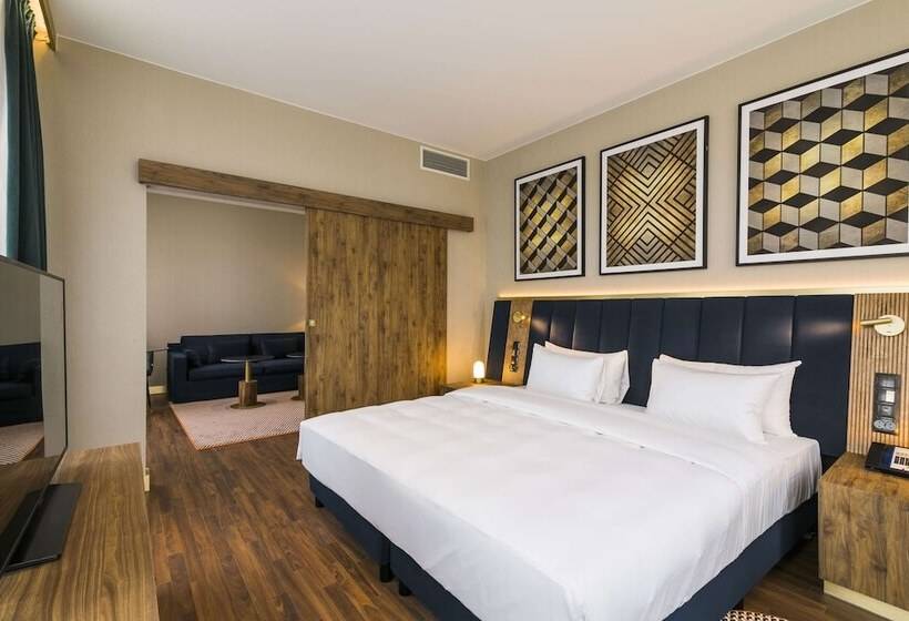 سوییت جونیور, Radisson Blu Hotel Sopot