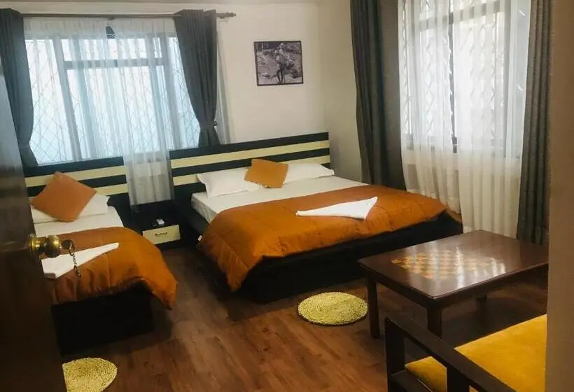 اتاق لوکس خانوادگی, The Majestic Bed & Breakfast