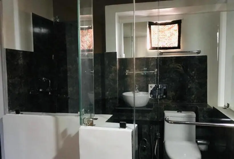 اتاق لوکس خانوادگی, The Majestic Bed & Breakfast
