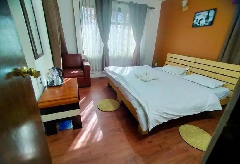 اتاق اکونومی, The Majestic Bed & Breakfast