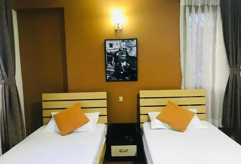 اتاق اکونومی, The Majestic Bed & Breakfast