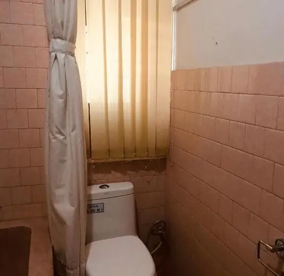 اتاق اکونومی, The Majestic Bed & Breakfast
