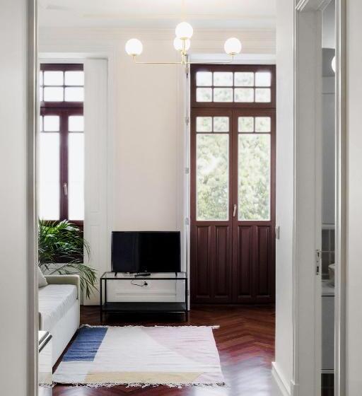 آپارتمان 1 خوابه با چشمانداز باغ, Trindade Premium Apartments