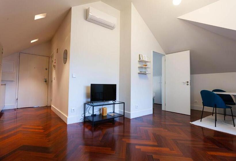 1 Bedroom Penthouse Apartment, Trindade Premium Apartments