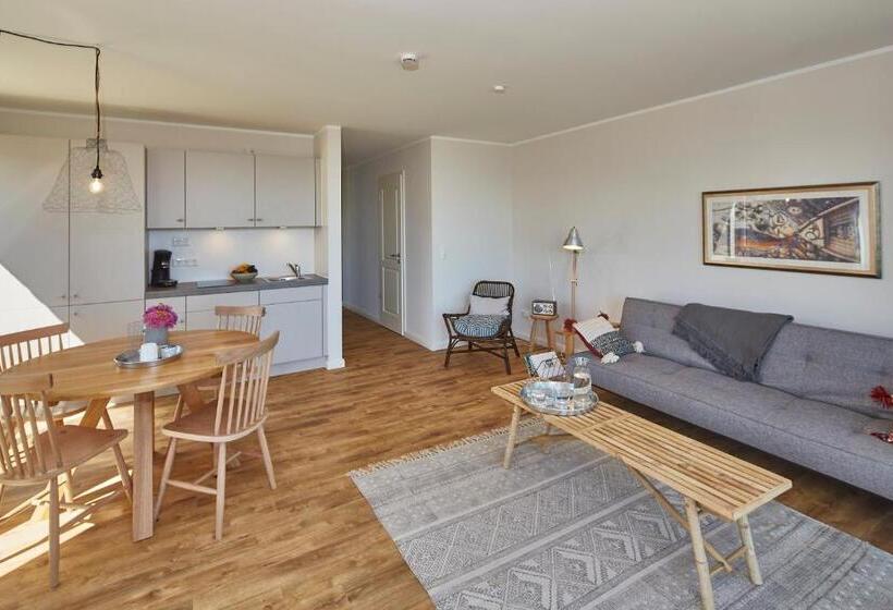 סוויטה משפחתית, Ostseestrandhausholnis