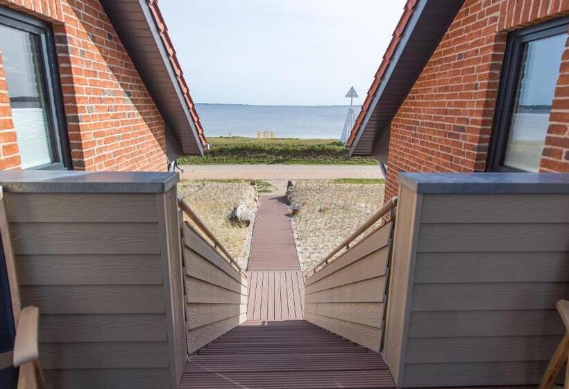 דירת חדר נוף לים, Ostseestrandhausholnis