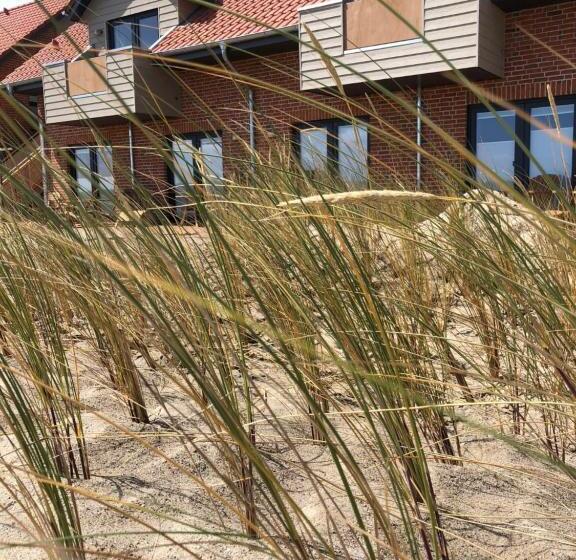 דירת חדר נוף לים, Ostseestrandhausholnis