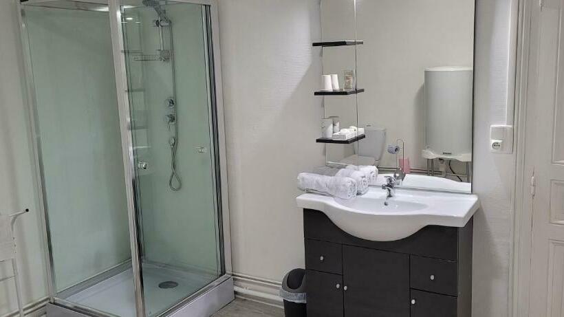 스탠다드 룸 공동 욕실, Auberge Gauloise