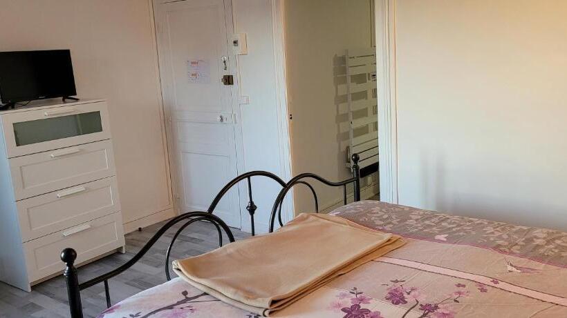 バス共有のスタンダードルーム, Auberge Gauloise