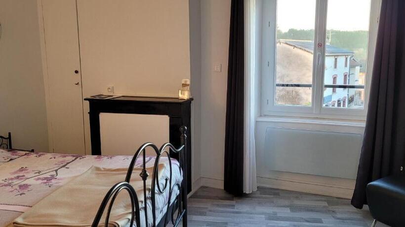 バス共有のスタンダードルーム, Auberge Gauloise