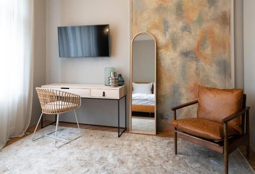 수피리어 룸, Nest