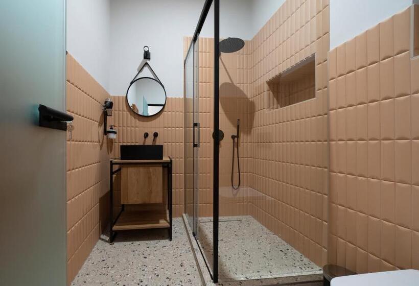 수피리어 룸, Nest