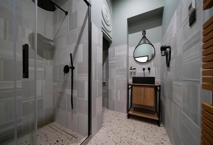 스탠다드 룸 킹사이즈 침대, Nest