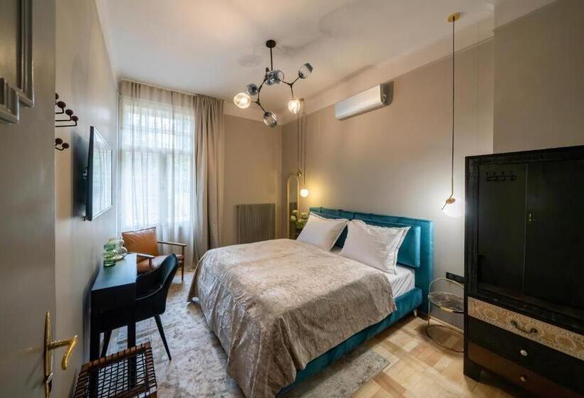 스탠다드 룸 킹사이즈 침대, Nest