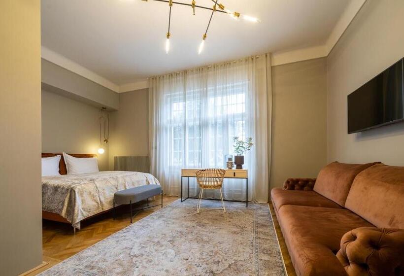 디럭스 룸 킹사이즈 침대, Nest