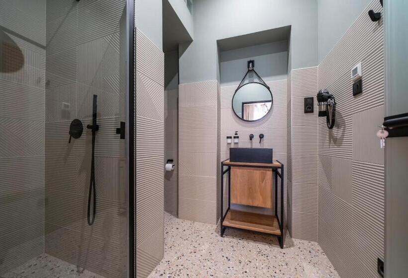 디럭스 룸 킹사이즈 침대, Nest