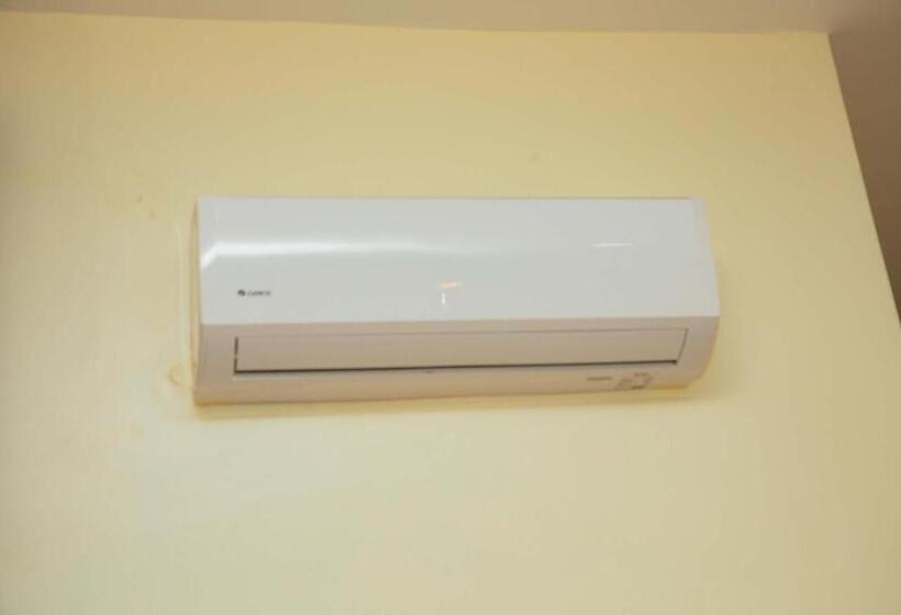 スタンダードトリプルルーム, Kilimanjaro White House