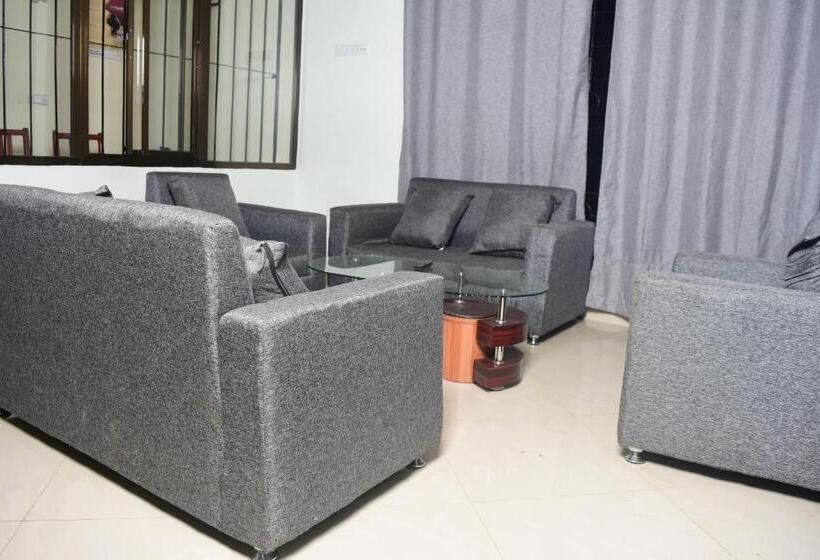 スタンダードトリプルルーム, Kilimanjaro White House