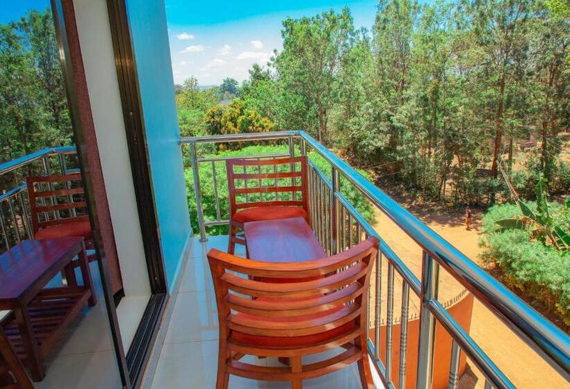 スタンダードトリプルルーム, Kilimanjaro White House