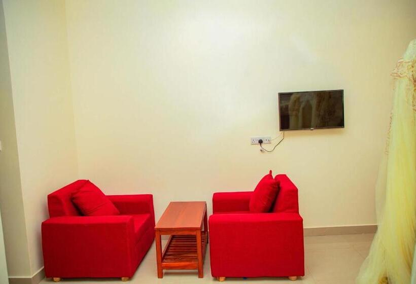 スタンダードトリプルルーム, Kilimanjaro White House