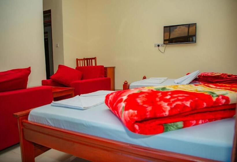 スタンダードトリプルルーム, Kilimanjaro White House