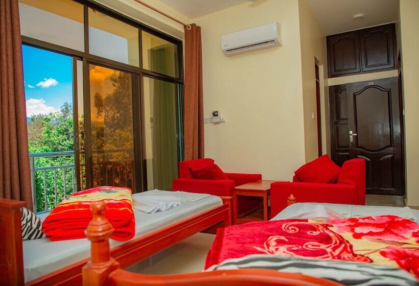 スタンダードトリプルルーム, Kilimanjaro White House