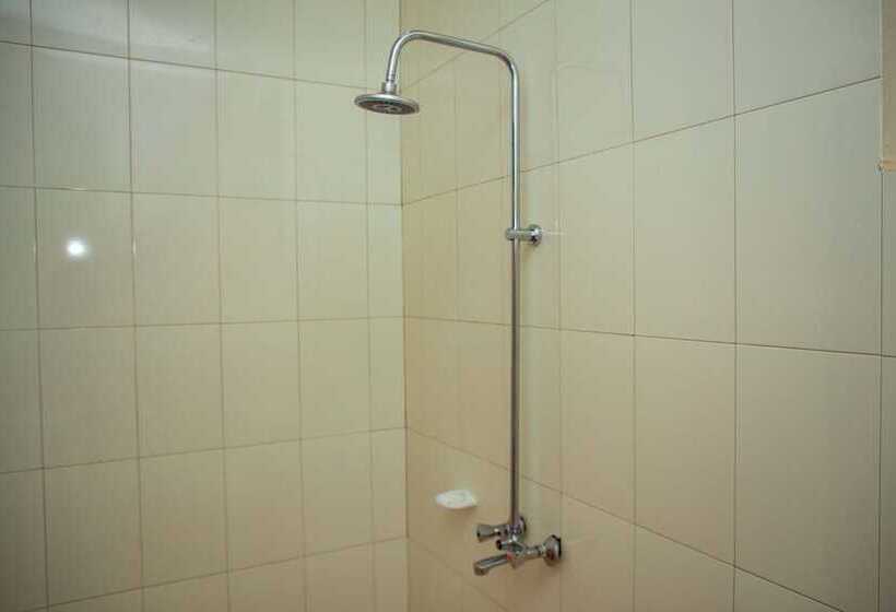 スタンダードトリプルルーム, Kilimanjaro White House