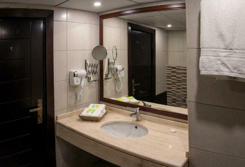 اتاق سوپریور, Post Boutique