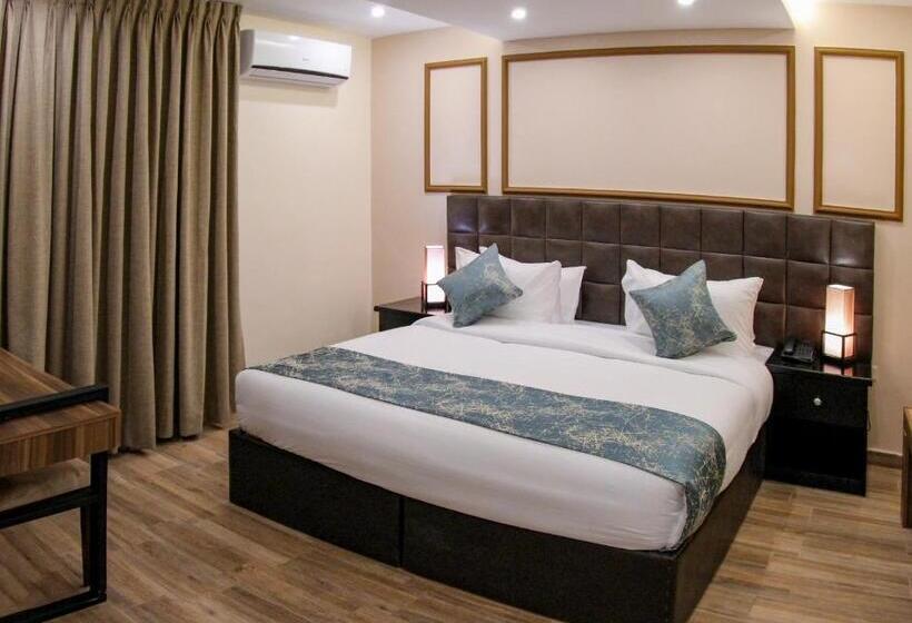 اتاق سوپریور, Post Boutique