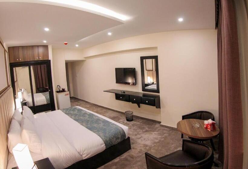 اتاق لوکس, Post Boutique