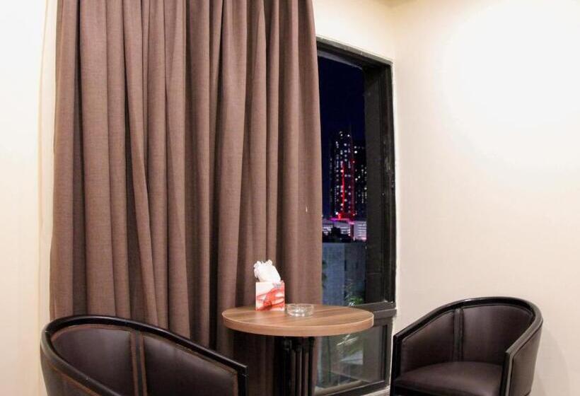 اتاق لوکس, Post Boutique